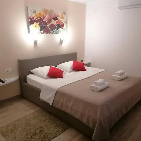 Alfa Apartment *