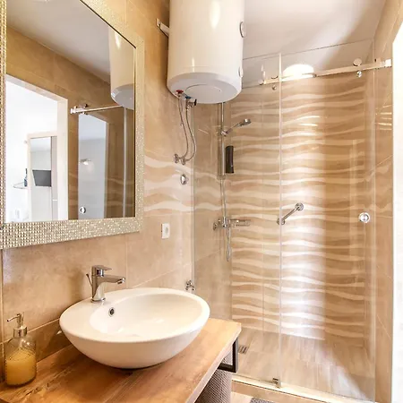 Apartment Alfa *